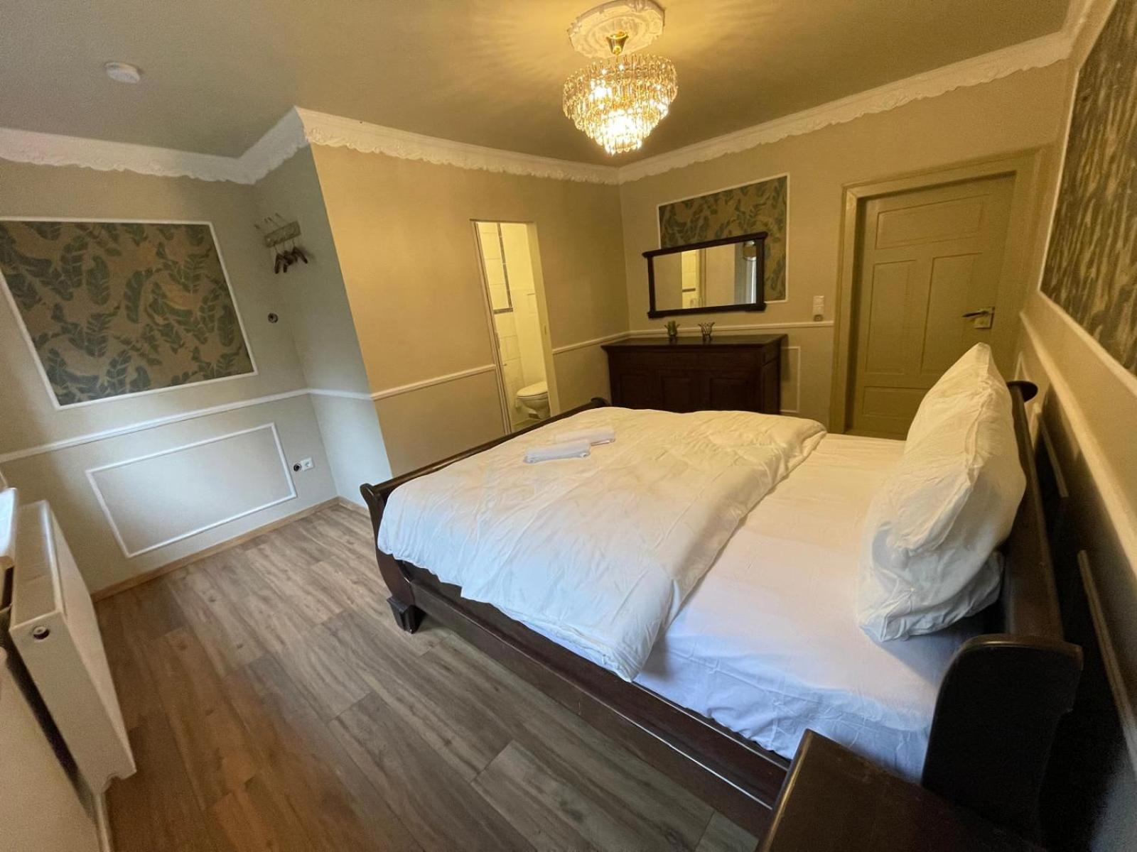 Boutique Hotel Am Bahndamm Нойхаус ам Ренвег Екстериор снимка
