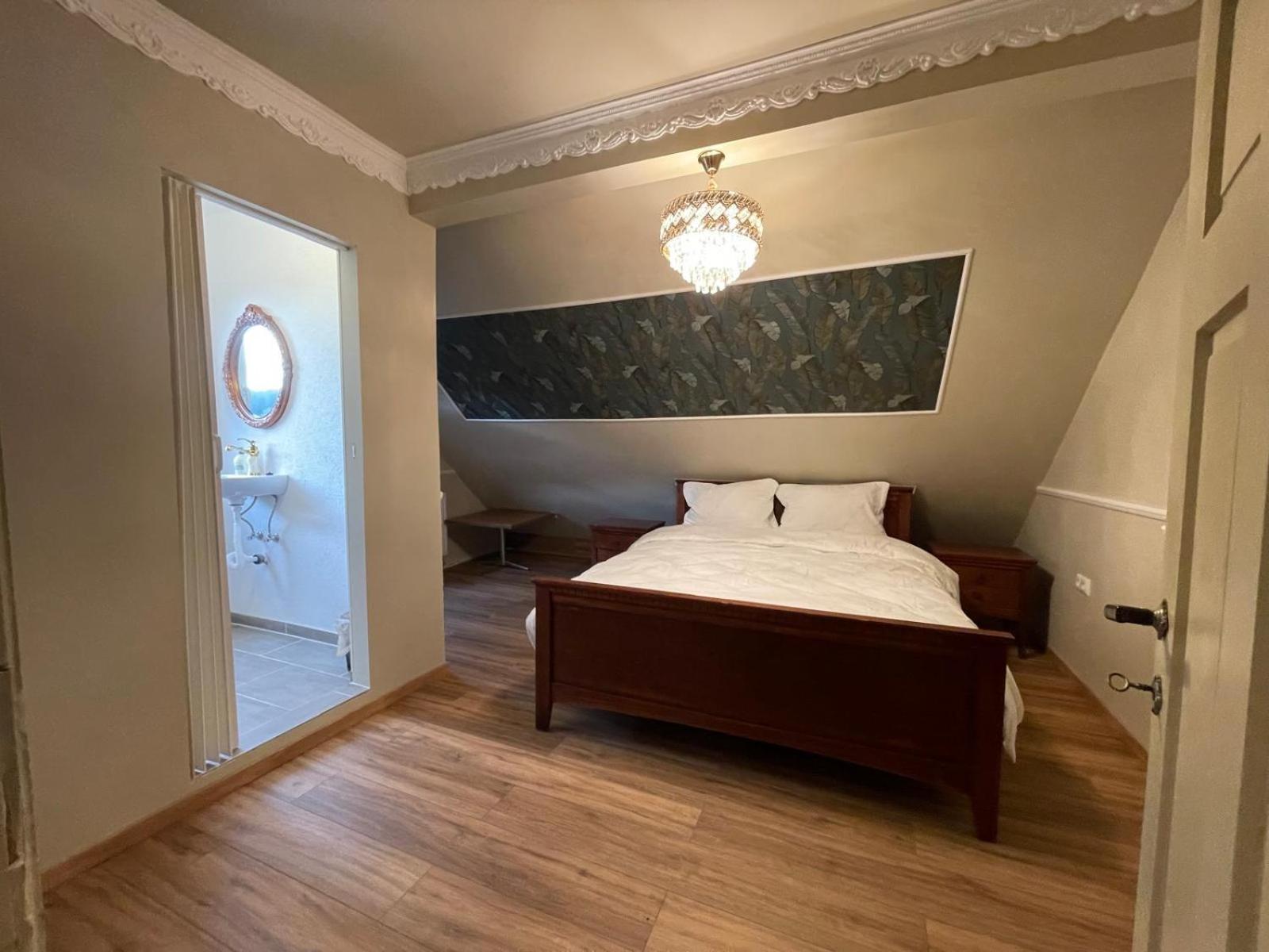 Boutique Hotel Am Bahndamm Нойхаус ам Ренвег Екстериор снимка
