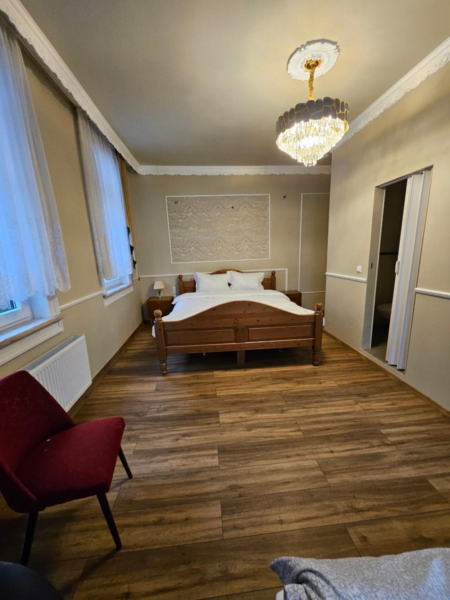 Boutique Hotel Am Bahndamm Нойхаус ам Ренвег Екстериор снимка