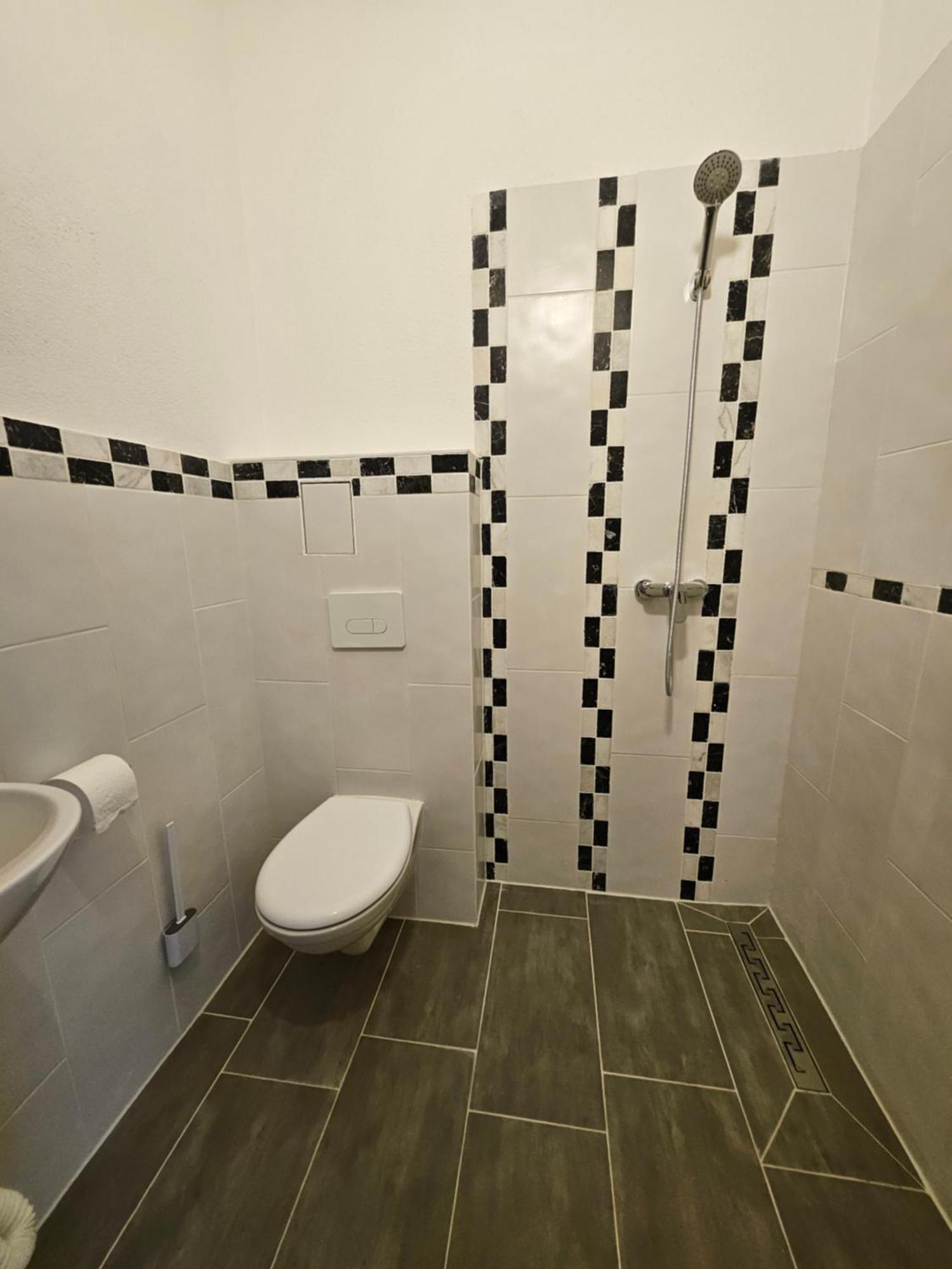 Boutique Hotel Am Bahndamm Нойхаус ам Ренвег Екстериор снимка